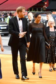 Alla prima di "The Lion King" Harry e Meghan rubano la scena a tutti 10