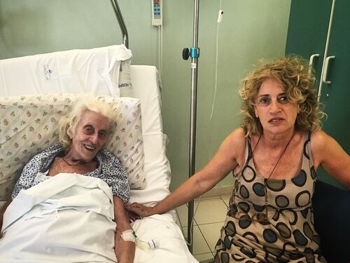 Inferno sanità: 89enne "parcheggiata" per cinque giorni su una barella