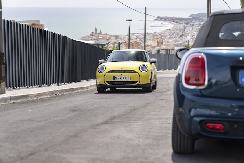 Mini Cooper SE: guarda tutte le foto 17