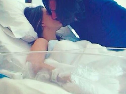 Claudia Galanti ricorda la figlia Indila: "Mi auguro un cielo pieno di palloncini"