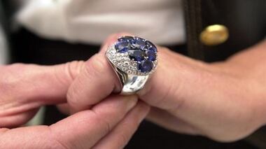 Perde un anello da 750mila euro al Ritz e pensa ad un furto. Ecco dove era finito