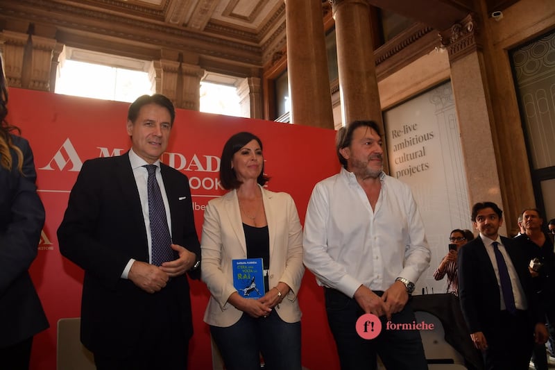 Floridia si schiera con Ranucci contro la “Rai meloniana”. Ma a maggio erano sul palco insieme a Conte