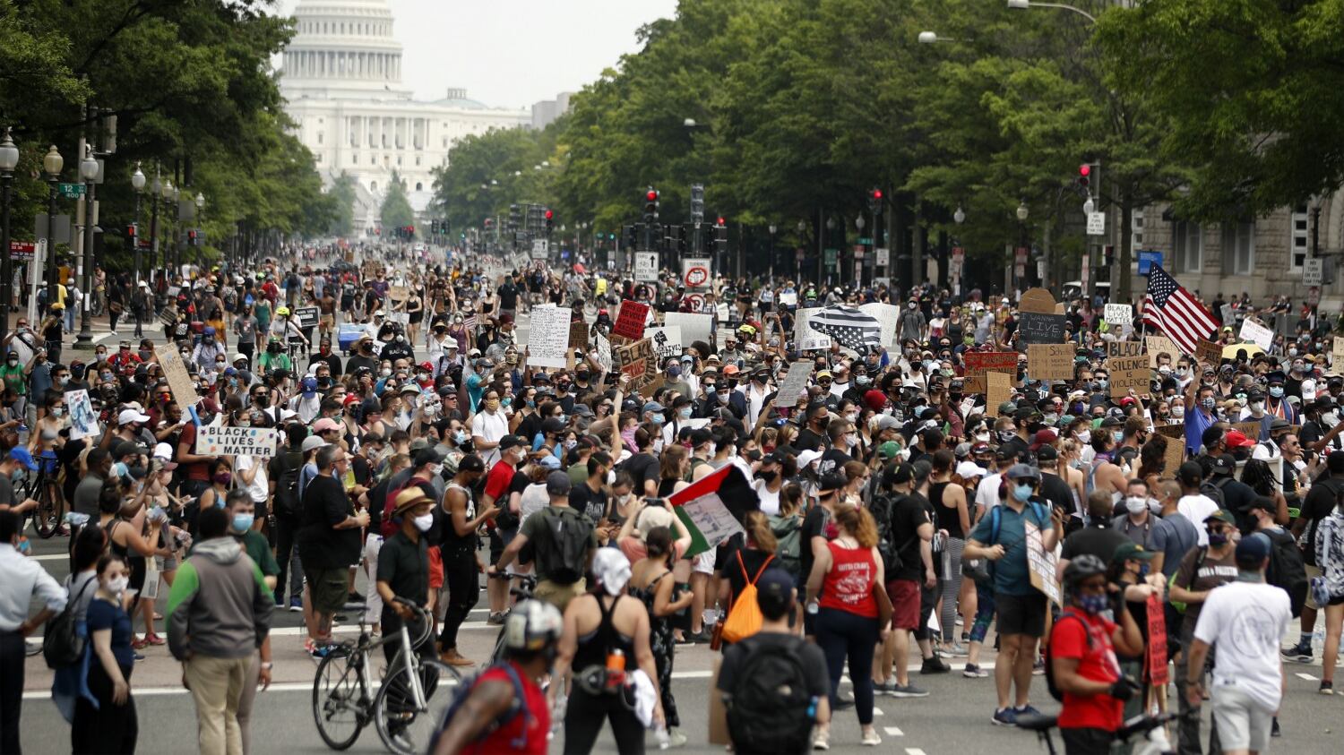Washington in strada per Floyd. E la Casa Bianca ora è blindata