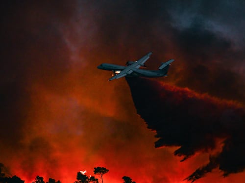 Francia in fiamme Ue: "Aiuti pronti"
