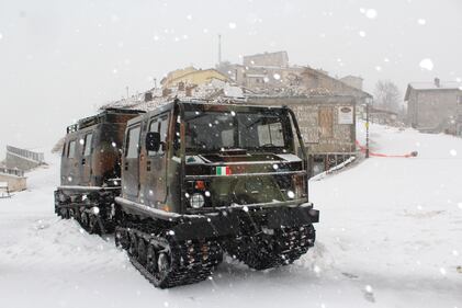 Gli alpini nei paesi isolati dalla neve 7