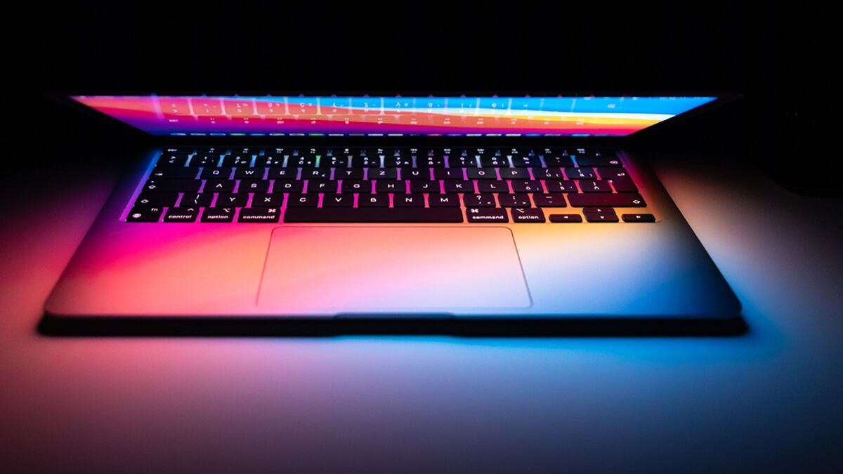 "Lo schermo si è rotto da solo": utenti Apple sul piede di guerra