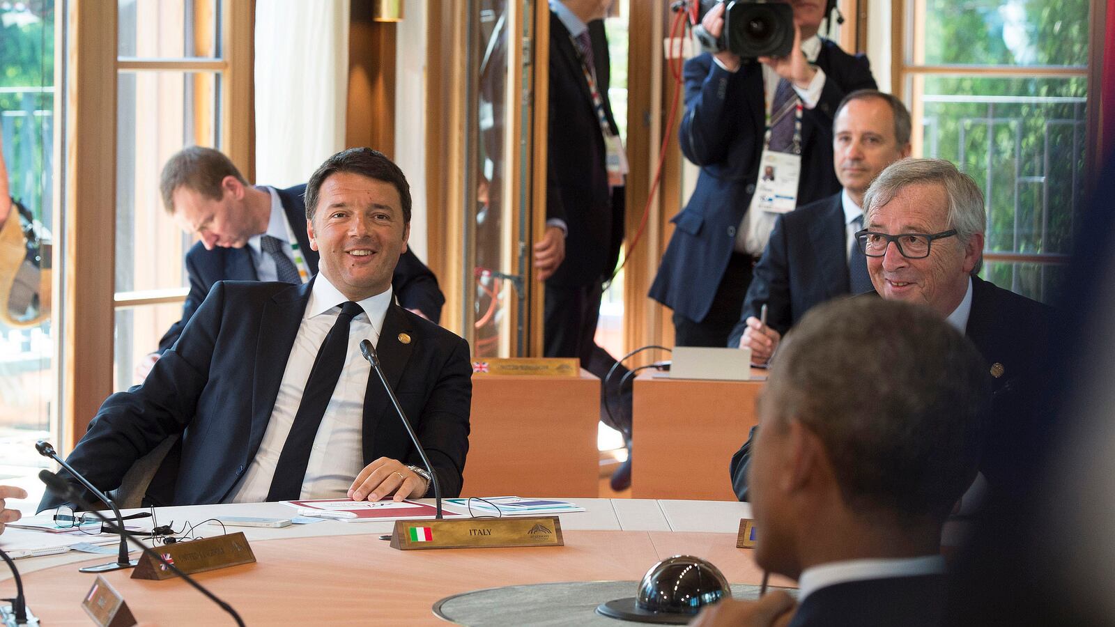 Immigrazione, Renzi: "Basta demagogia e scaricabarile"