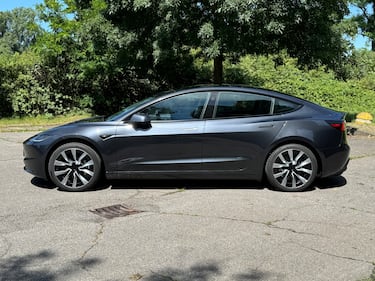 Tesla Model 3 Long Range 2024: guarda la gallery del modello con più autonomia 5
