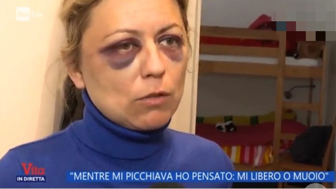 "Ho pensato di morire". Il racconto choc della donna aggredita in casa