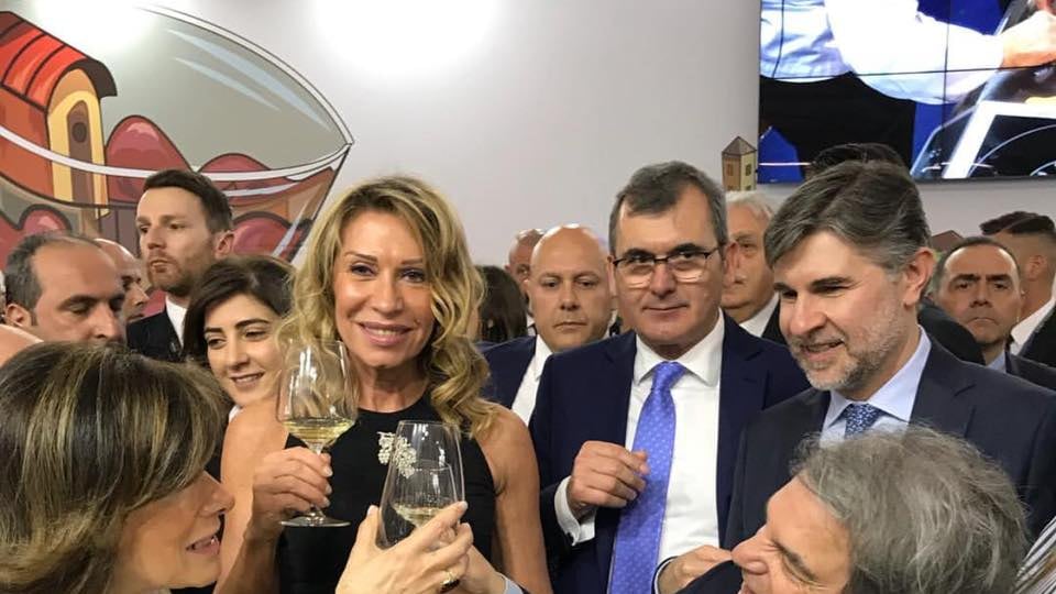 Al Vinitaly sbarca pure il vino prodotto da Renato Brunetta