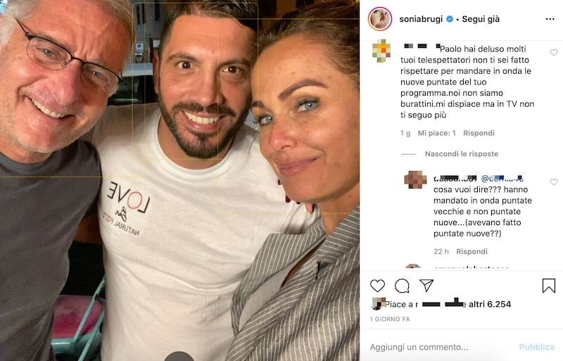Paolo Bonolis con la moglie e un ristoratore, la polemica social