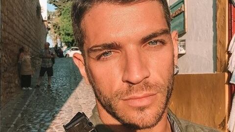"Chi ti ha plasmato?". Fan in delirio per la foto di Simone Nolasco