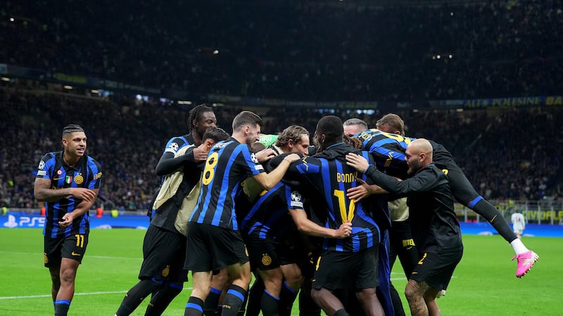 L’Inter in dieci soffre ma batte lo Shakhtar: Carlos Augusto firma la prima vittoria in Champions