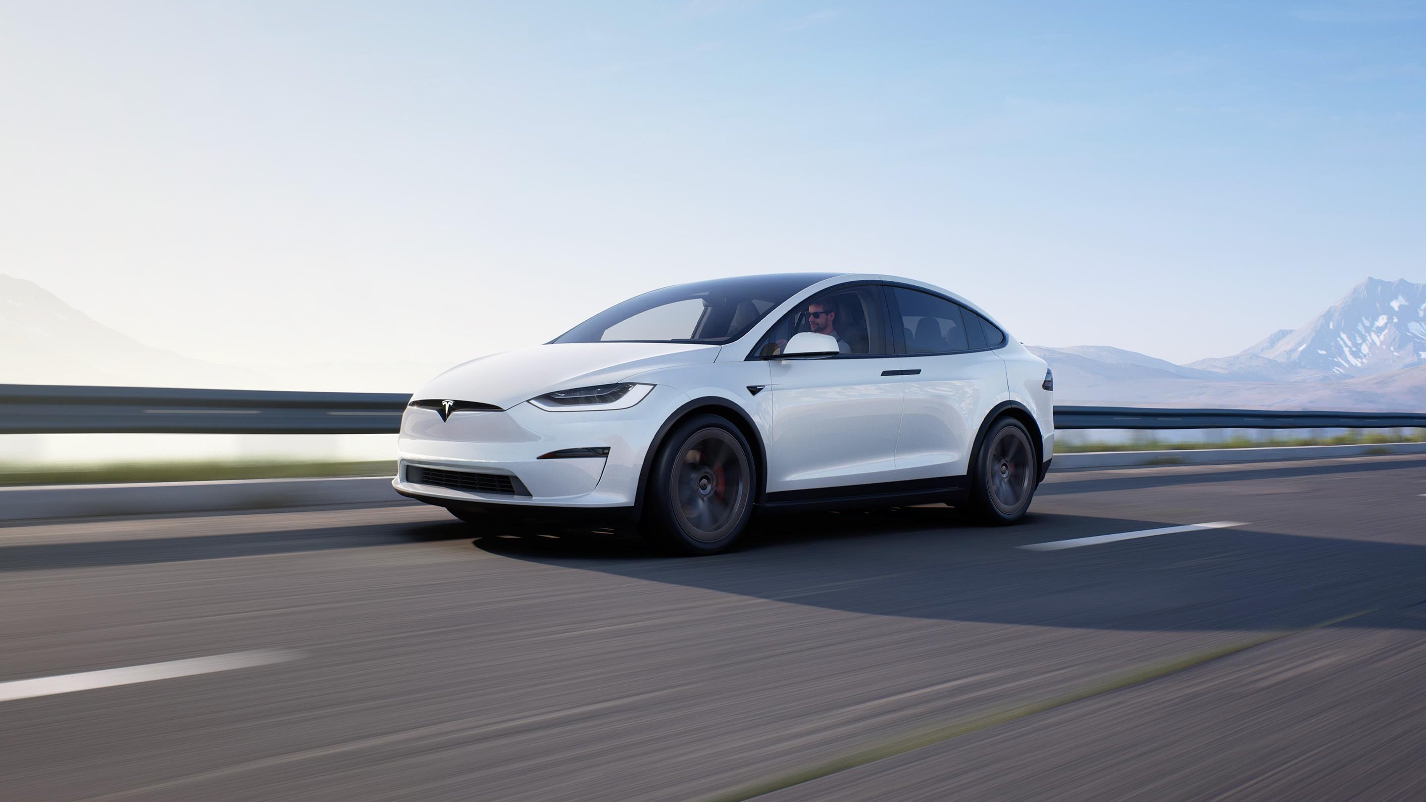 Tesla richiama oltre 360 mila auto: ecco cosa è successo