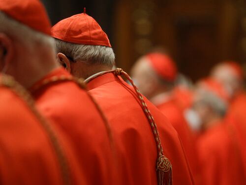I 135 entreranno tutti cardinali. Soltanto uno uscirà Pontefice