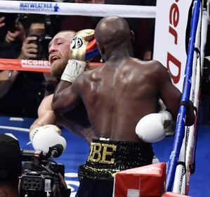 Mayweather timbra il 50-0 contro McGregor 12