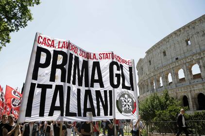 Il corteo di CasaPound a Roma 7