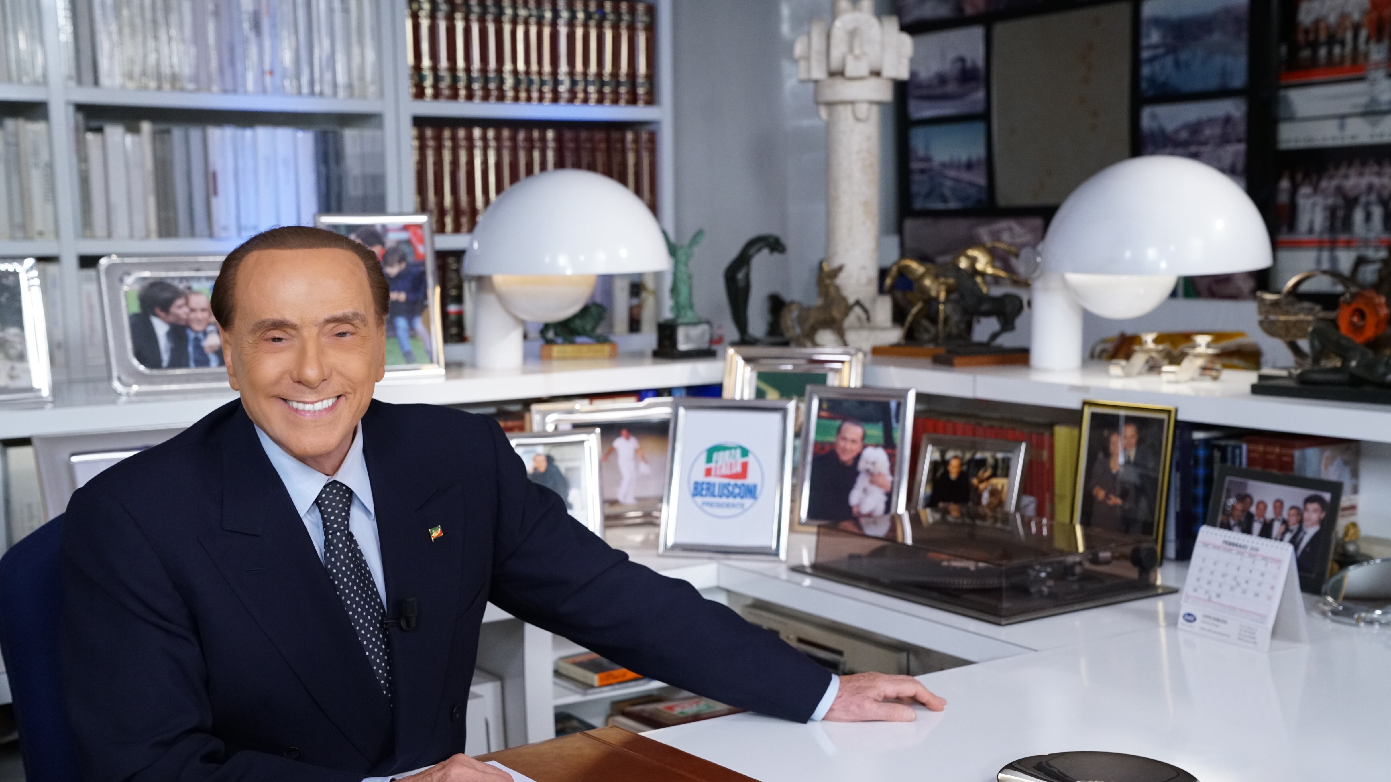 Berlusconi: "Non ha mai pensato di mettere alla porta Meloni"
