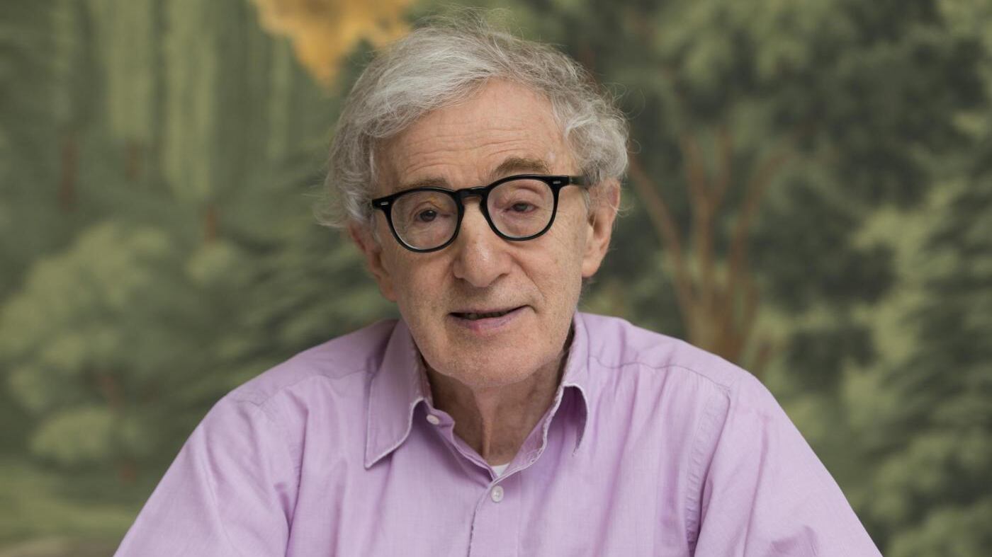 L’autobiografia di Woody Allen finisce nel mirino della figlia adottiva
