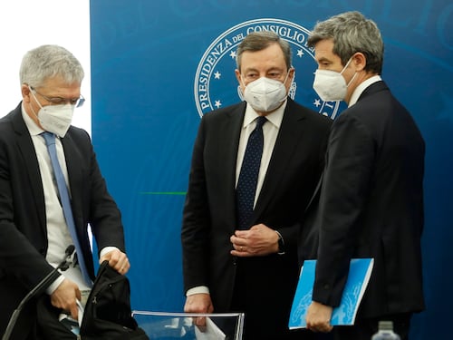 Ristori a fasce nel decreto Zone, check a metà mese