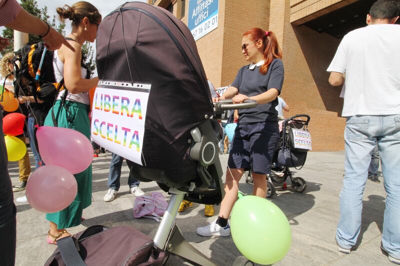 Vaccini, la manifestazione delle mamme no-vax 11