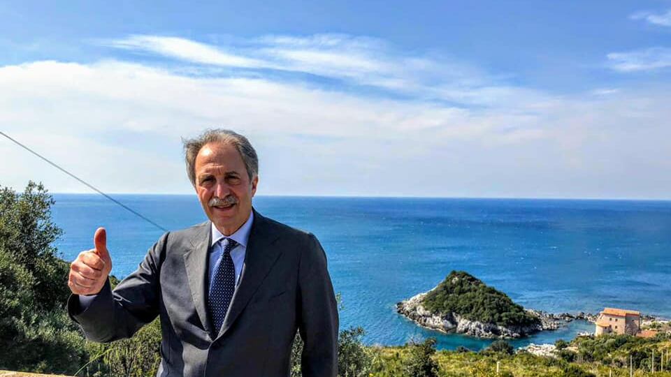 Il boom del centrodestra: i delusi lasciano Pd e M5S