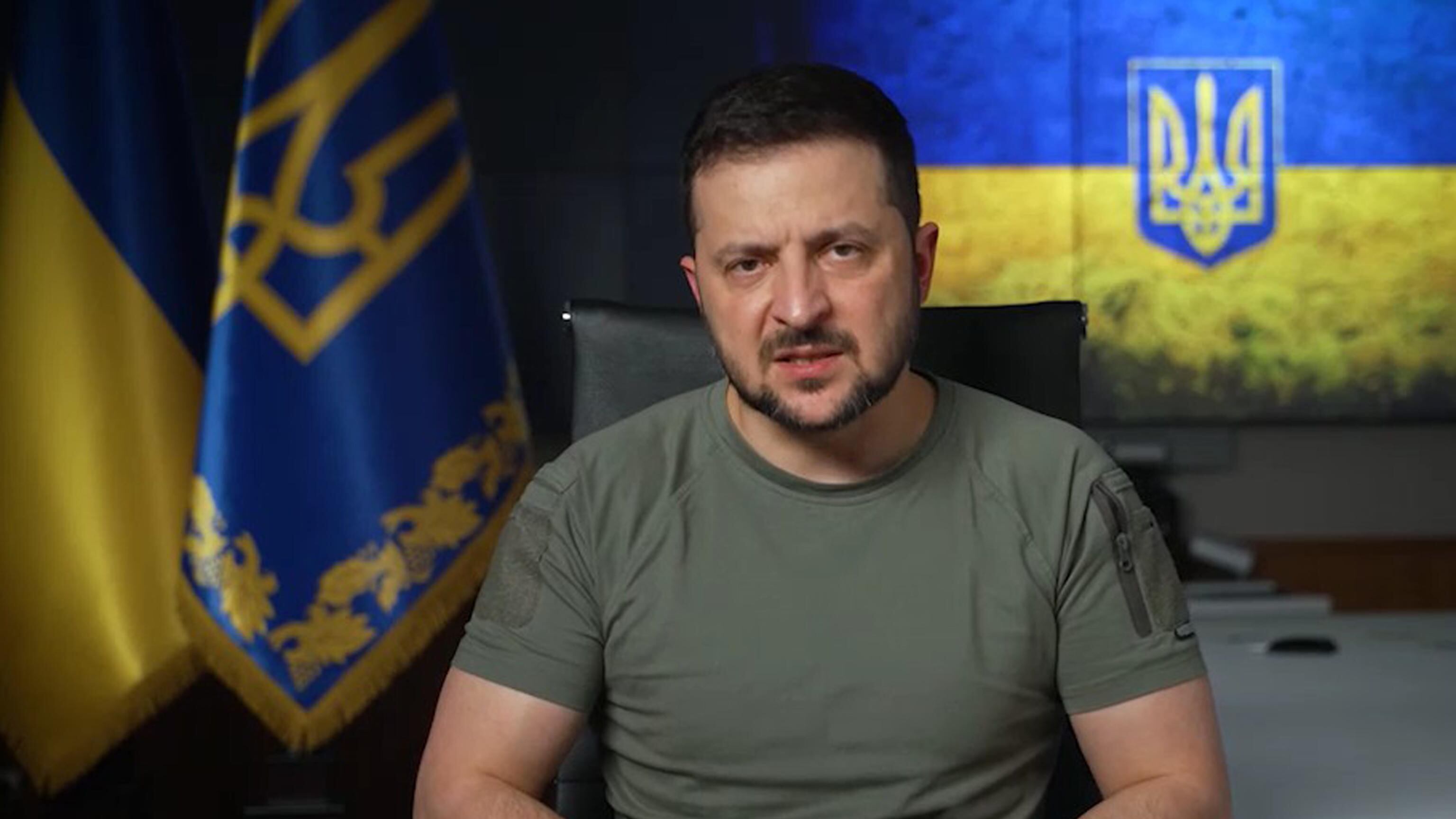 La Nato: "Non siamo in guerra con Mosca". Attacchi in Russia, frenata di Zelensky