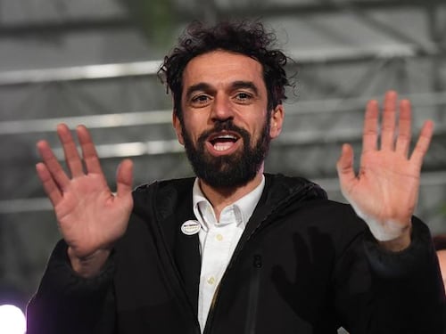 La base scrive a Conte: "Basta nomi calati dall'alto". Nel M5s è il caos