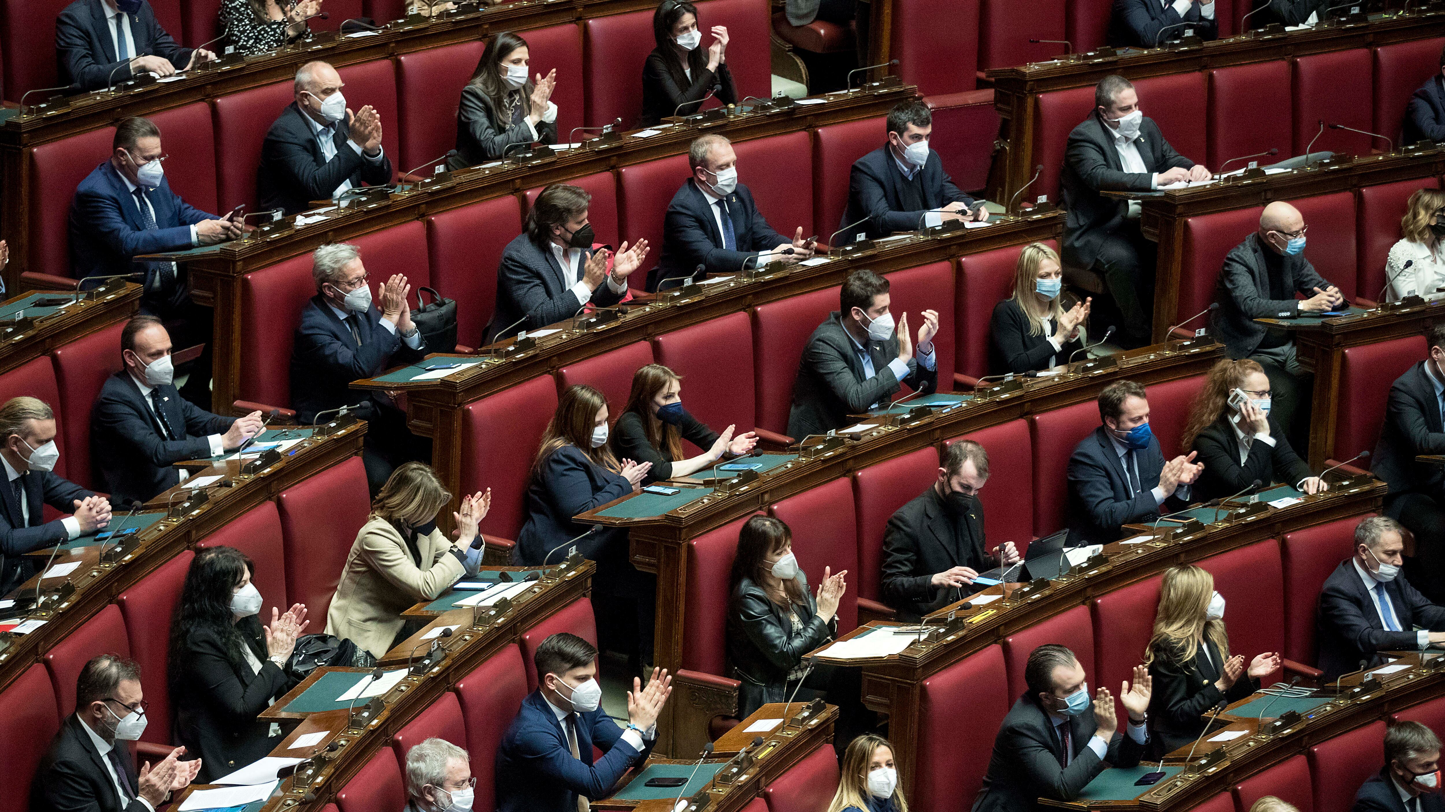 Quei 109 grillini a rischio che ora sperano in Conte: "Aspettiamo un messaggio..."