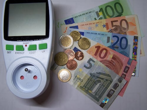 Rincari su bollette ed altri beni: rischio stangata