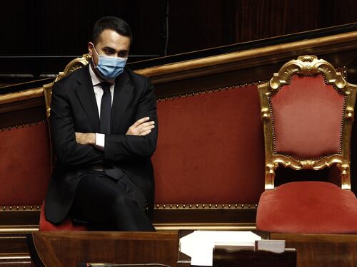 Transizione sì, ma di poltrone. M5s punta al maxi-ministero