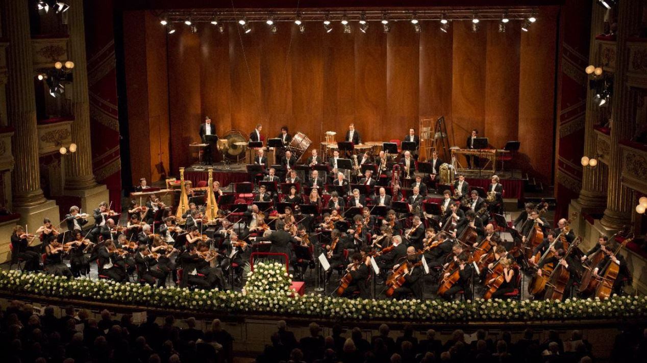 La Filarmonica suona l'opera di Francesconi