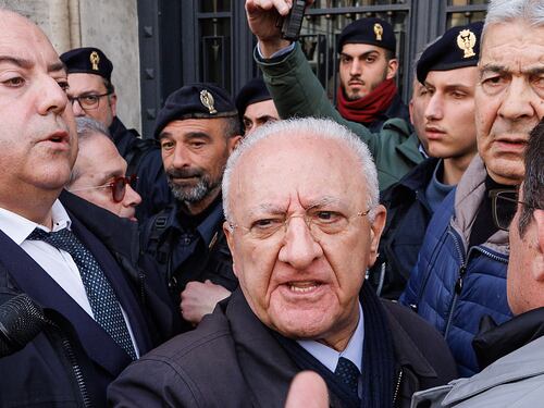"Ricorso del governo contro di me? Vadano all'Onu". Nessun mea culpa da parte di De Luca