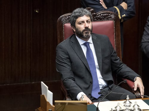 Fico alla Camera difende i migranti: "Non fanno la pacchia"