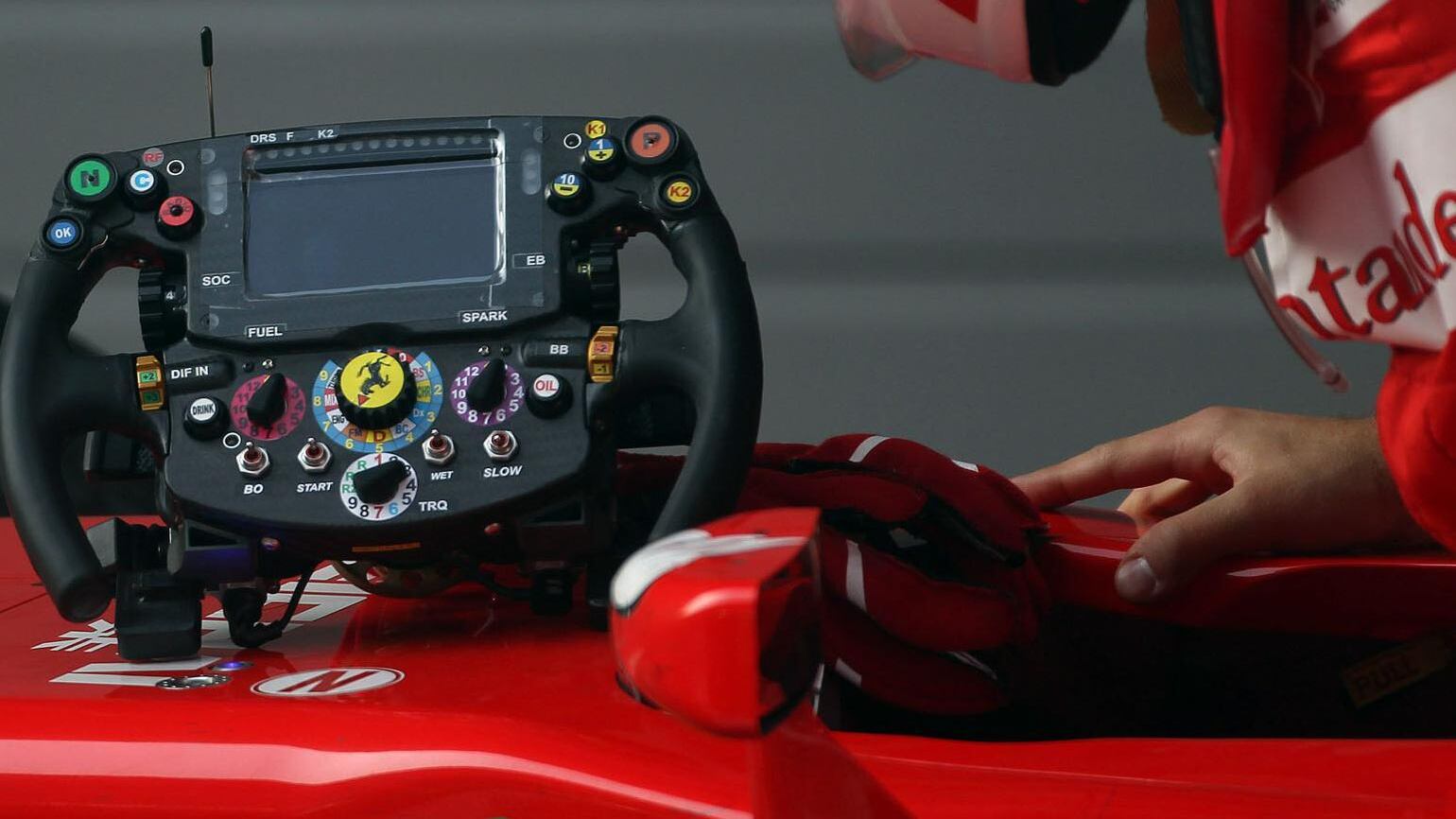 Hamilton vola ma Vettel c'è. Peccato che sia... Formula 2