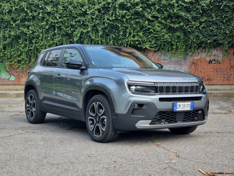 Jeep Avenger 1.2 Summit: guarda la gallery del city SUV americano 5