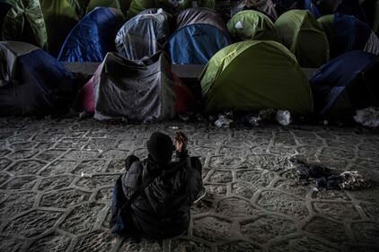 Ora Parigi sta diventando la nuova Calais 10