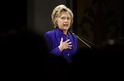 Hillary festeggia la vittoria 12