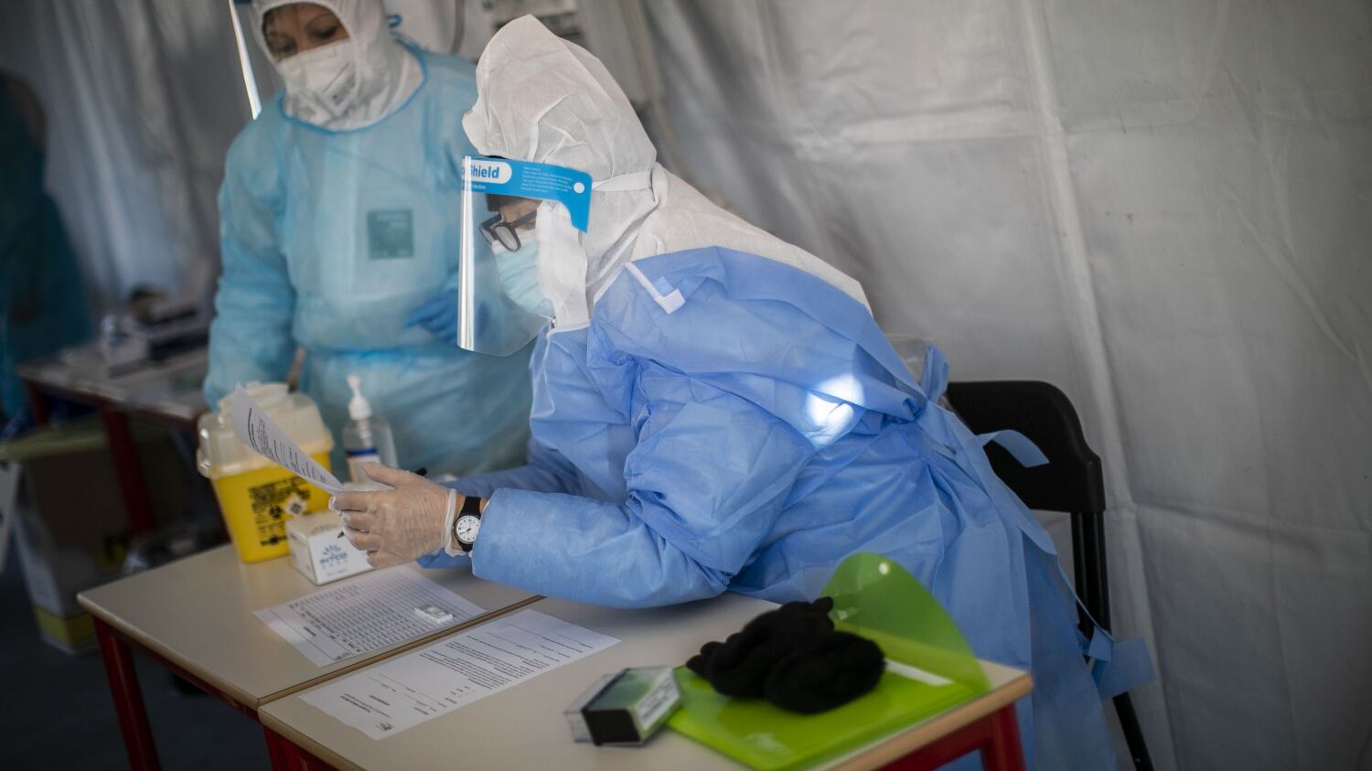 "No tampone". Così i migranti adesso evitano le espulsioni