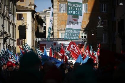 Roma, gli operai ex Ilva scendono in piazza contro Mittal 3