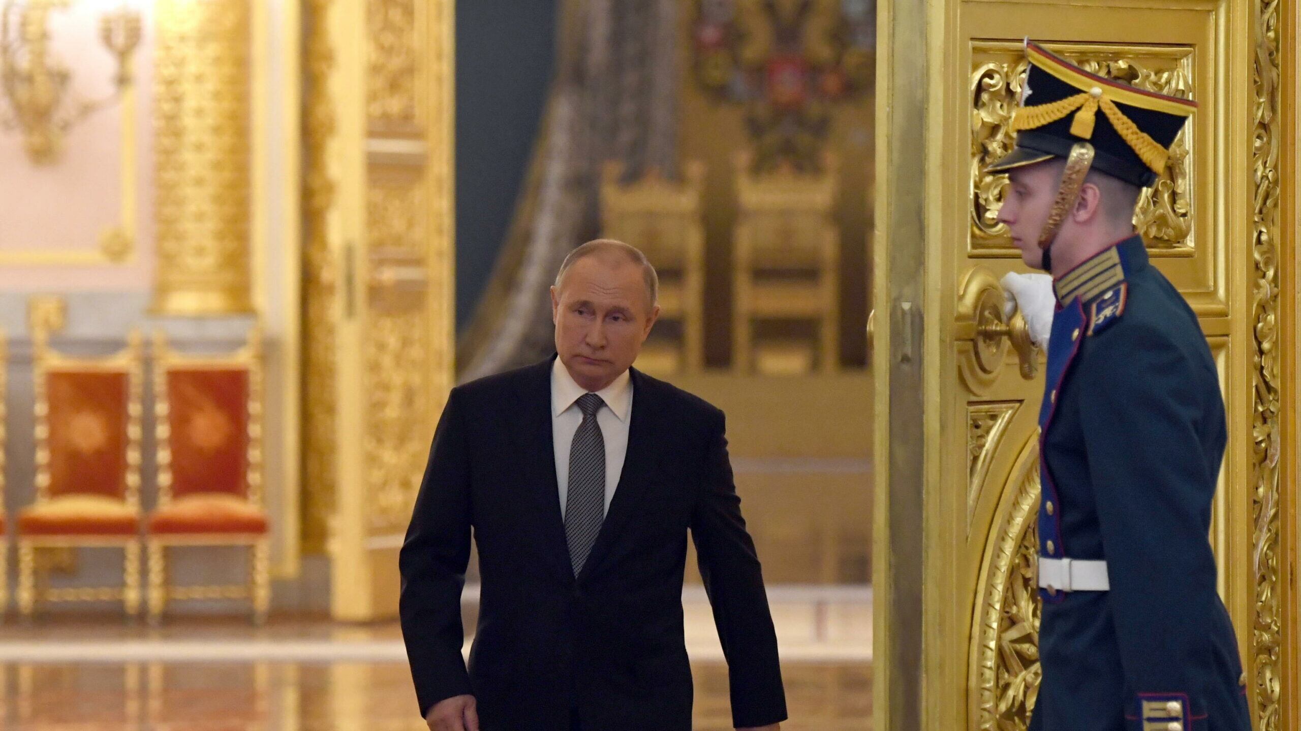Guerra dei visti Europa-Russia. Bruxelles si spacca sullo stop. Mosca: "Una follia, reagiremo"