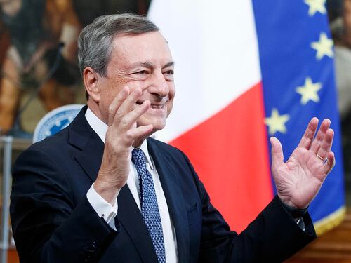 Draghi con Zelensky ora "impegna" il prossimo governo
