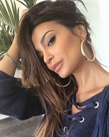 Cristina Buccino, la scollatura è hot 6
