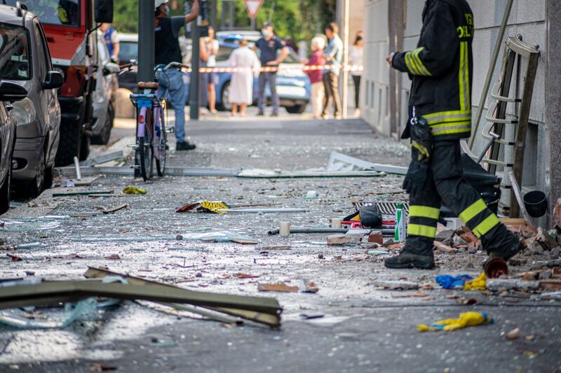 Milano, violenta esplosione in un condominio in piazzale Libia 7