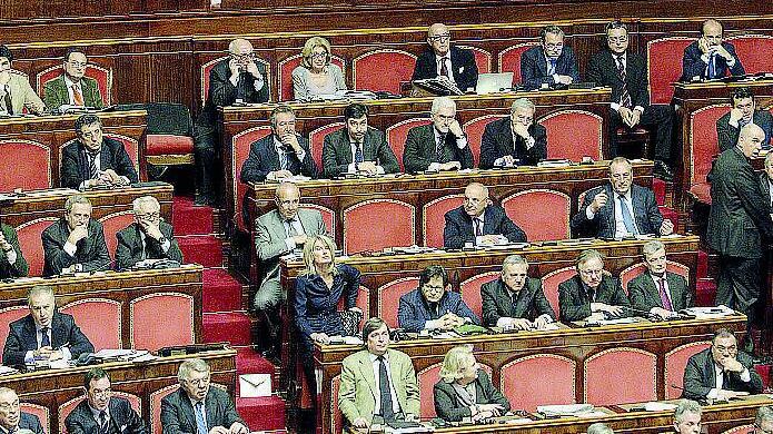Divieto di avere giornali per i proprietari delle tv