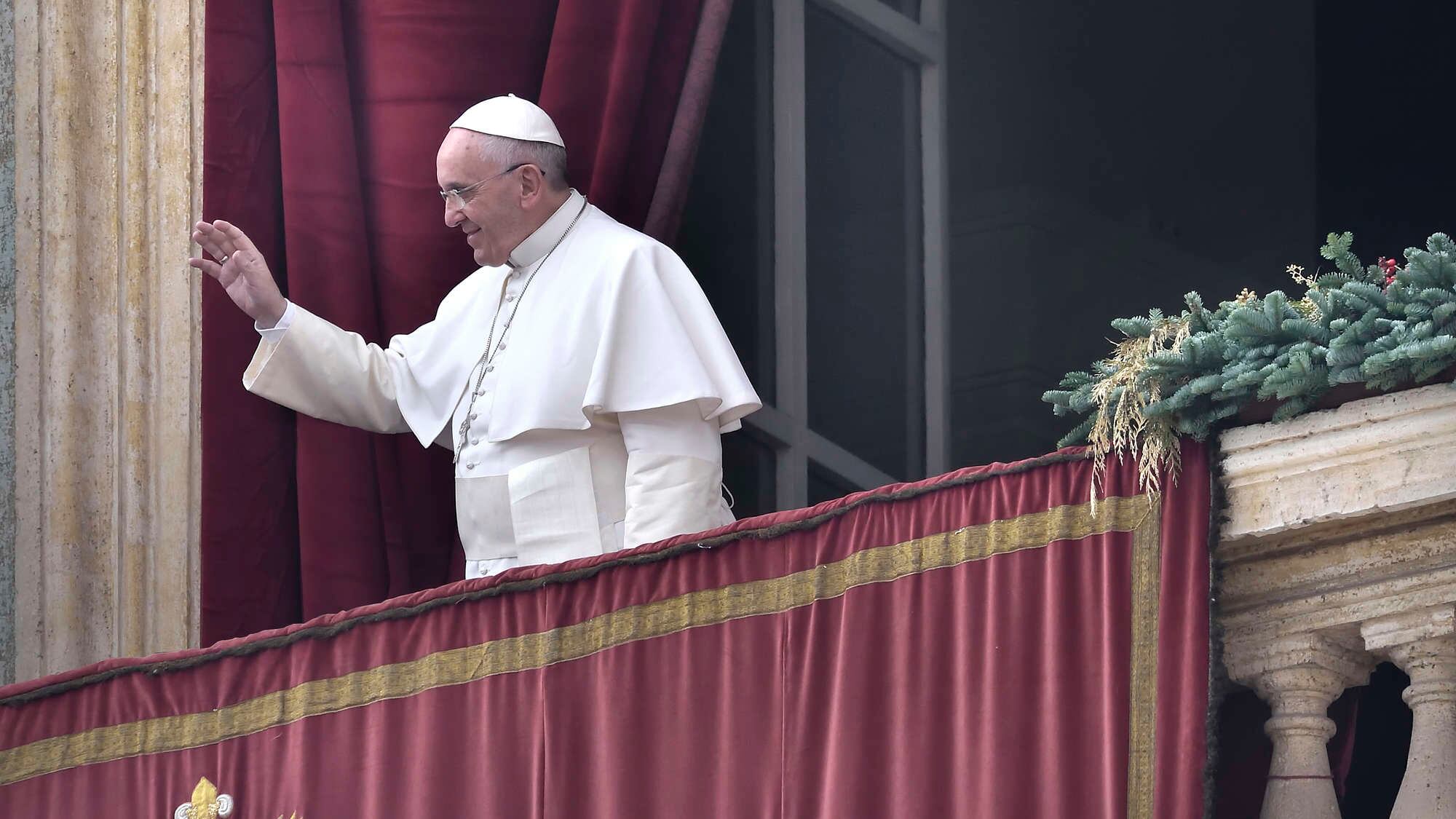 Il messaggio del Papa: "Bimbi uccisi e abusati, vittime di nuovi Erode"