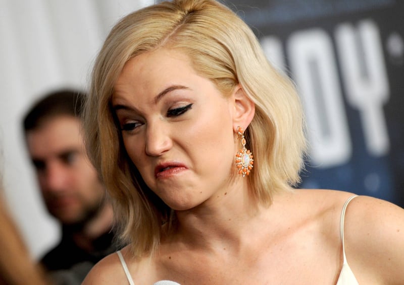 Jennifer Lawrence senza reggiseno alla première di Joy 1