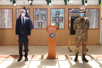 Il generale Federici accoglie il segretario Nato Stoltenberg 2