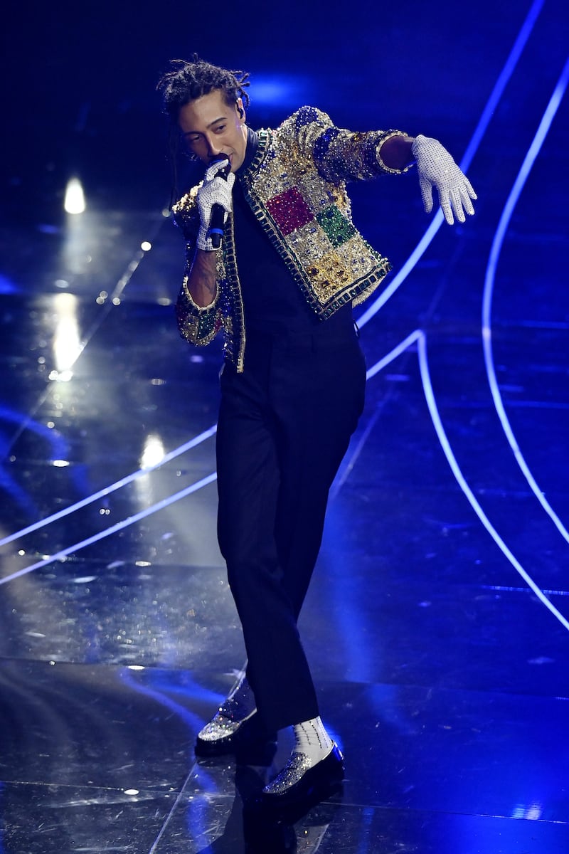 Sanremo 2024: ecco il look della terza serata del Festival di Ghali 3