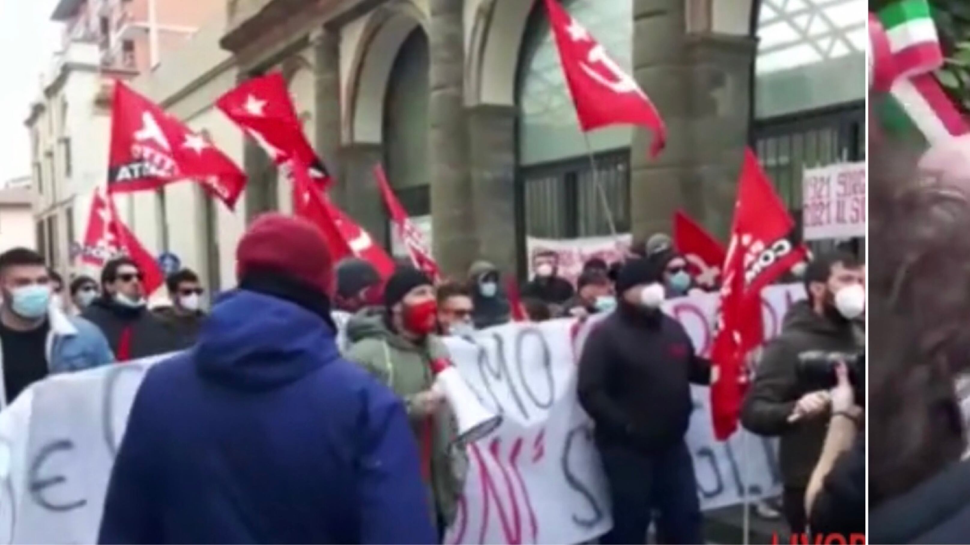 "Siete spazzatura! Viscidi, via!". Dem contestati al centenario del Pci